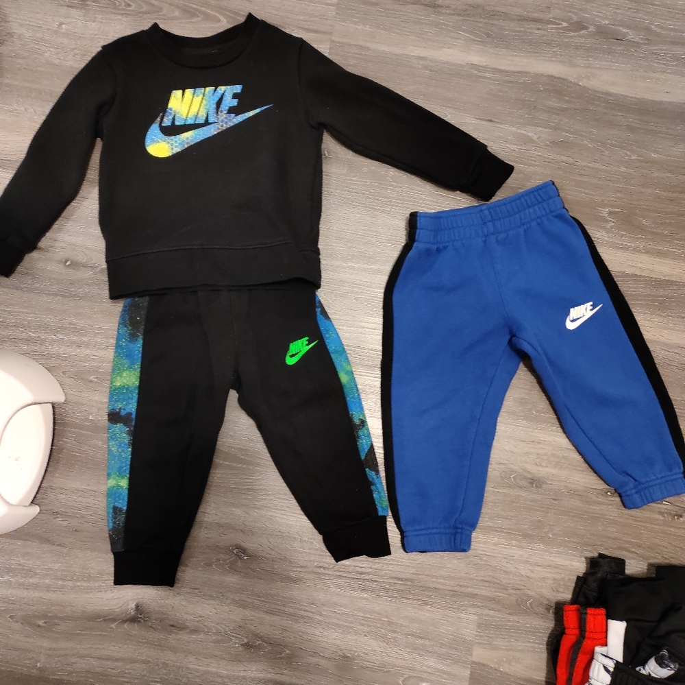 Nike Kids' Black and Blue Sweatsuit Set. size 2T